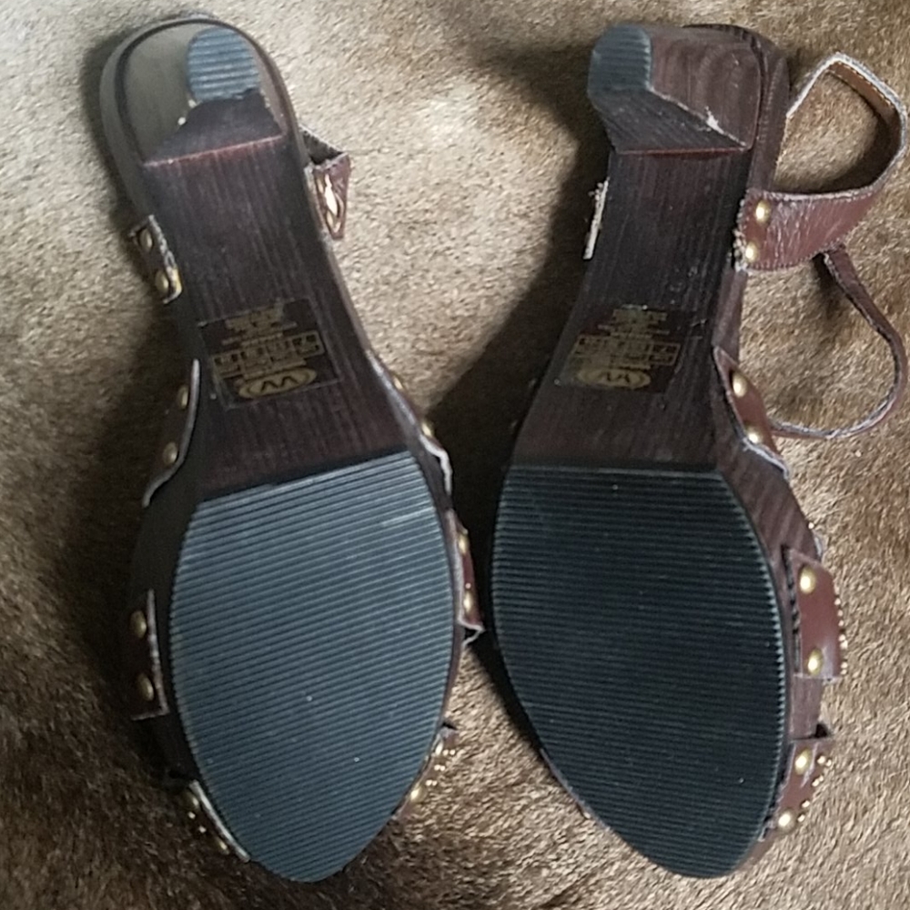 Wanted | Ladies heels - Picture 4 of 5